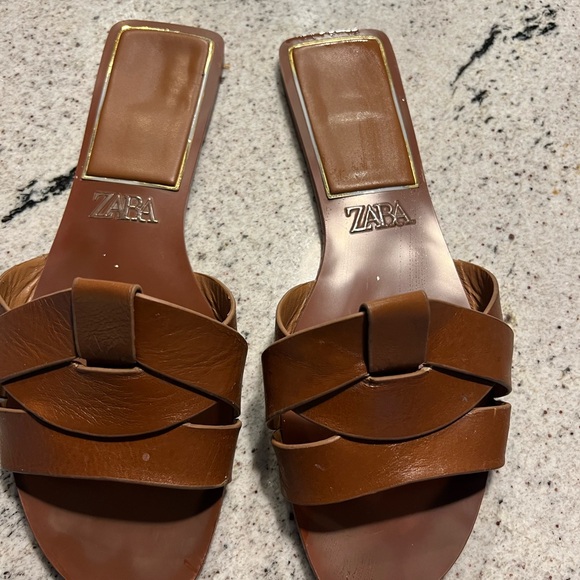 Zara Crossed Leather Sandal - Picture 1 of 2